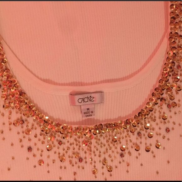 White Cache top with gold sequence - Picture 6 of 8